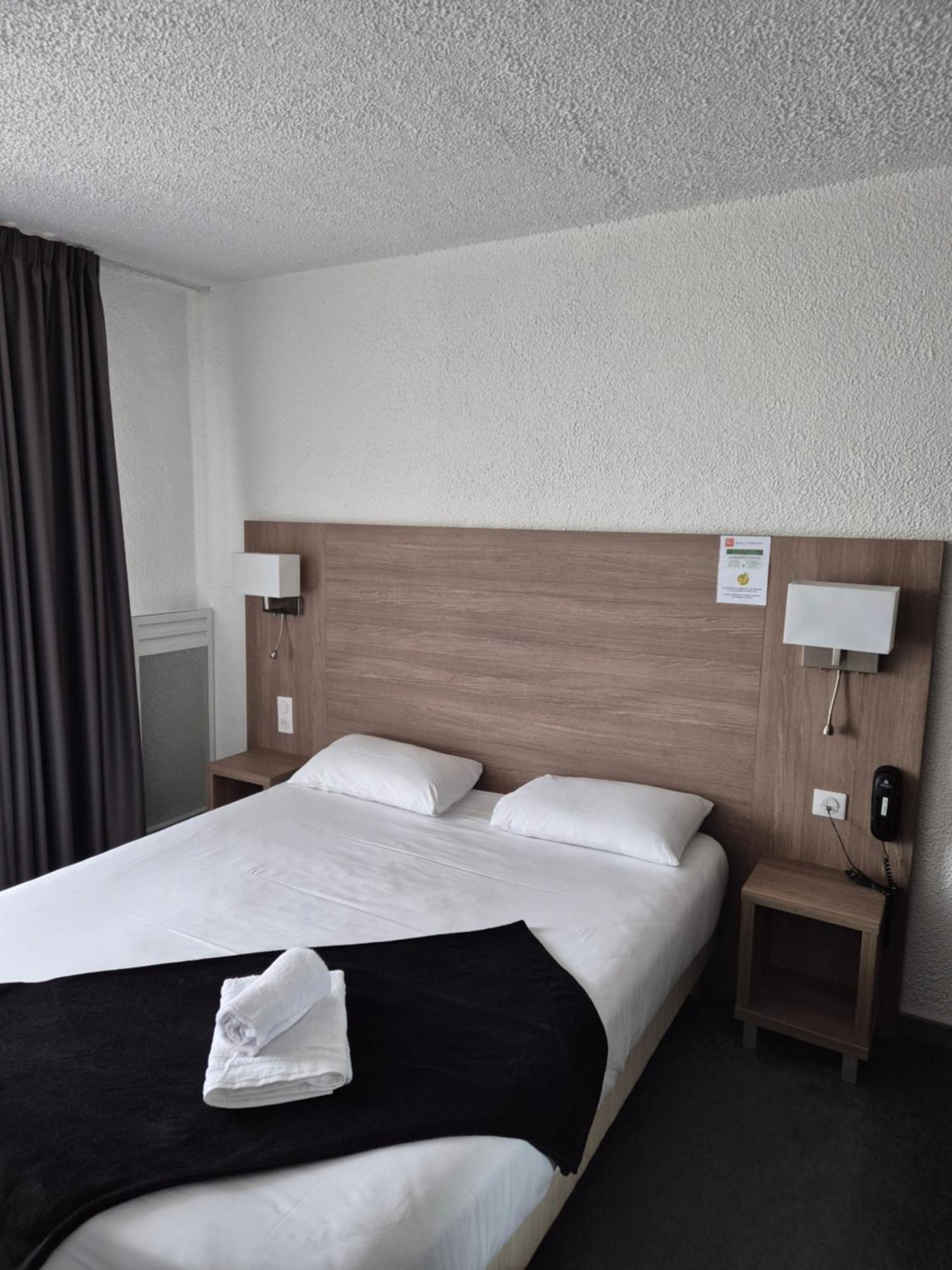 Hotel Le ชาลองส์ ภายนอก รูปภาพ