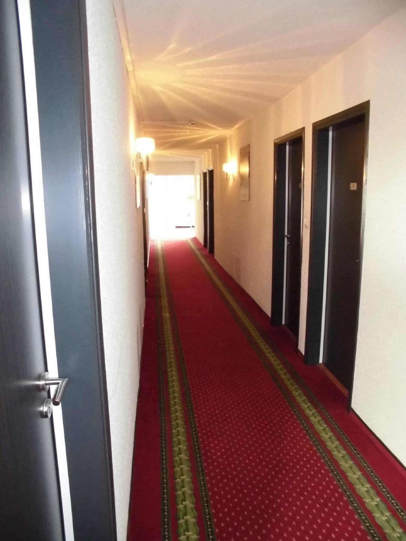 Hotel Le ชาลองส์ ภายนอก รูปภาพ